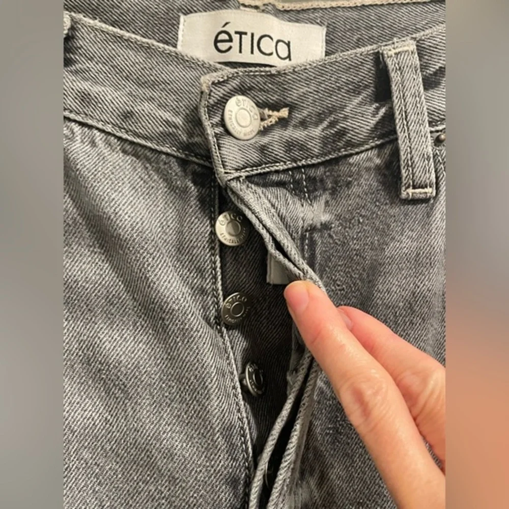 Etica Tyler Vintage Straight Grey High Waist Distressed Jeans Size 31- NWT‎